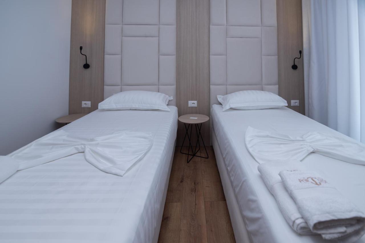 Hotel Portside Gf Vlore Bagian luar foto