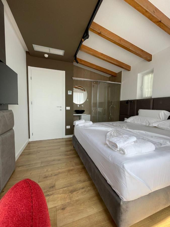 Hotel Portside Gf Vlore Bagian luar foto