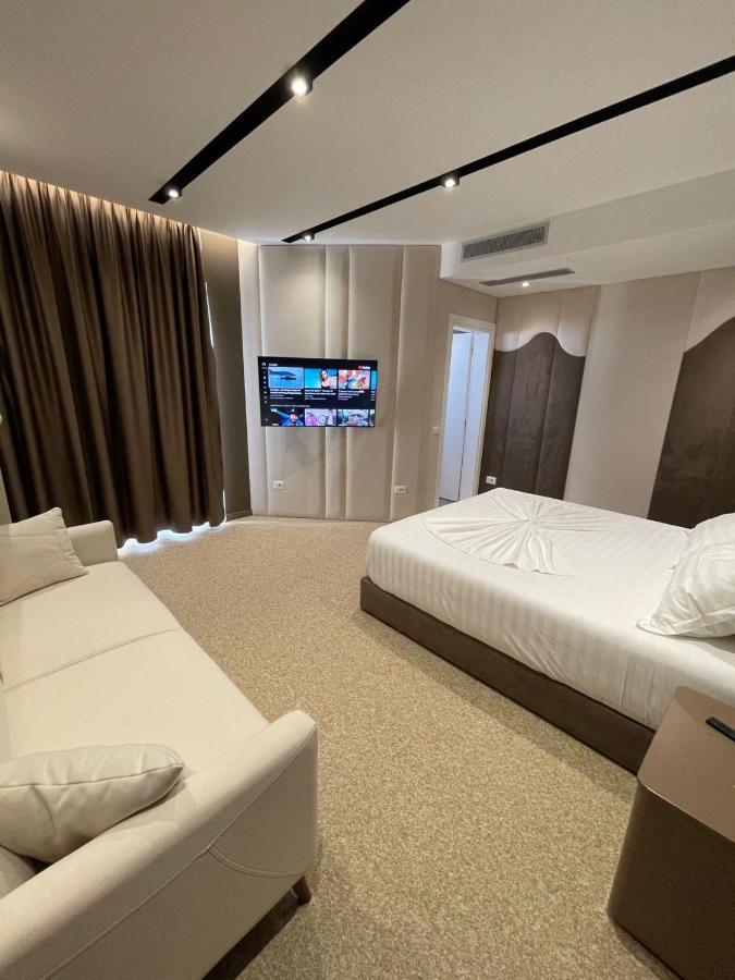 Hotel Portside Gf Vlore Bagian luar foto