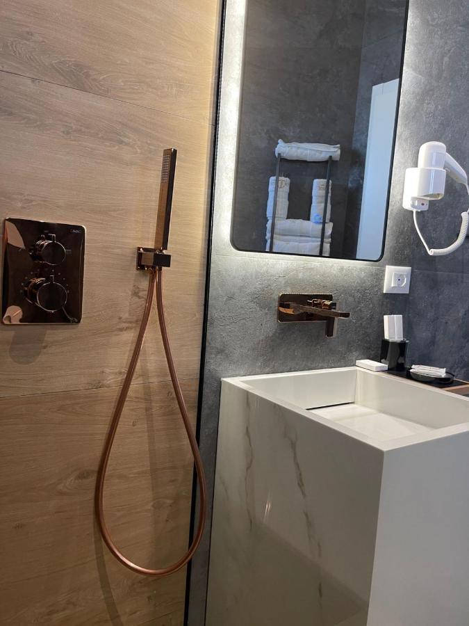 Hotel Portside Gf Vlore Bagian luar foto